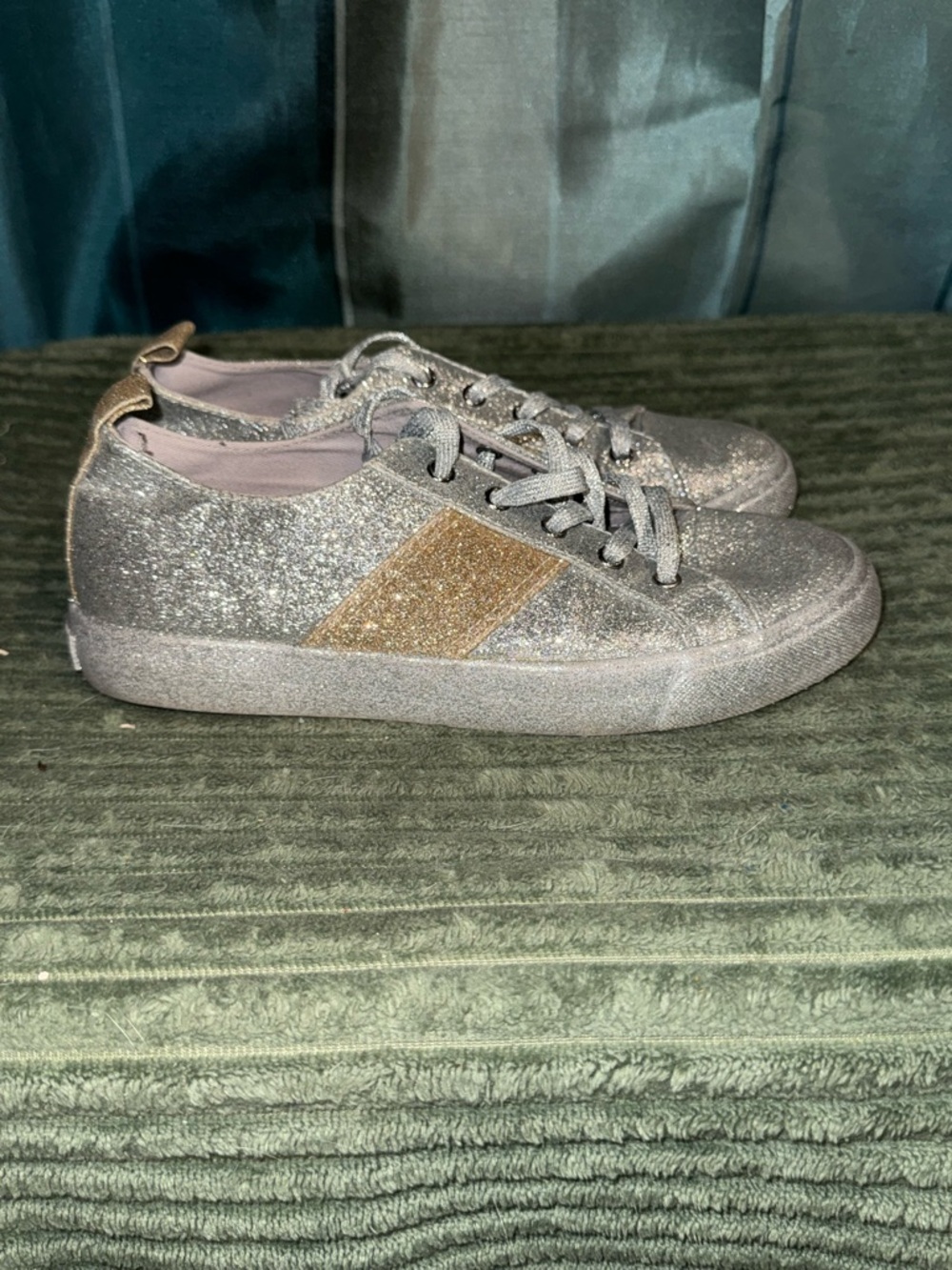 Kendall & Kylie Glitter Low-Top Sneakers in Silver with Gold Accent